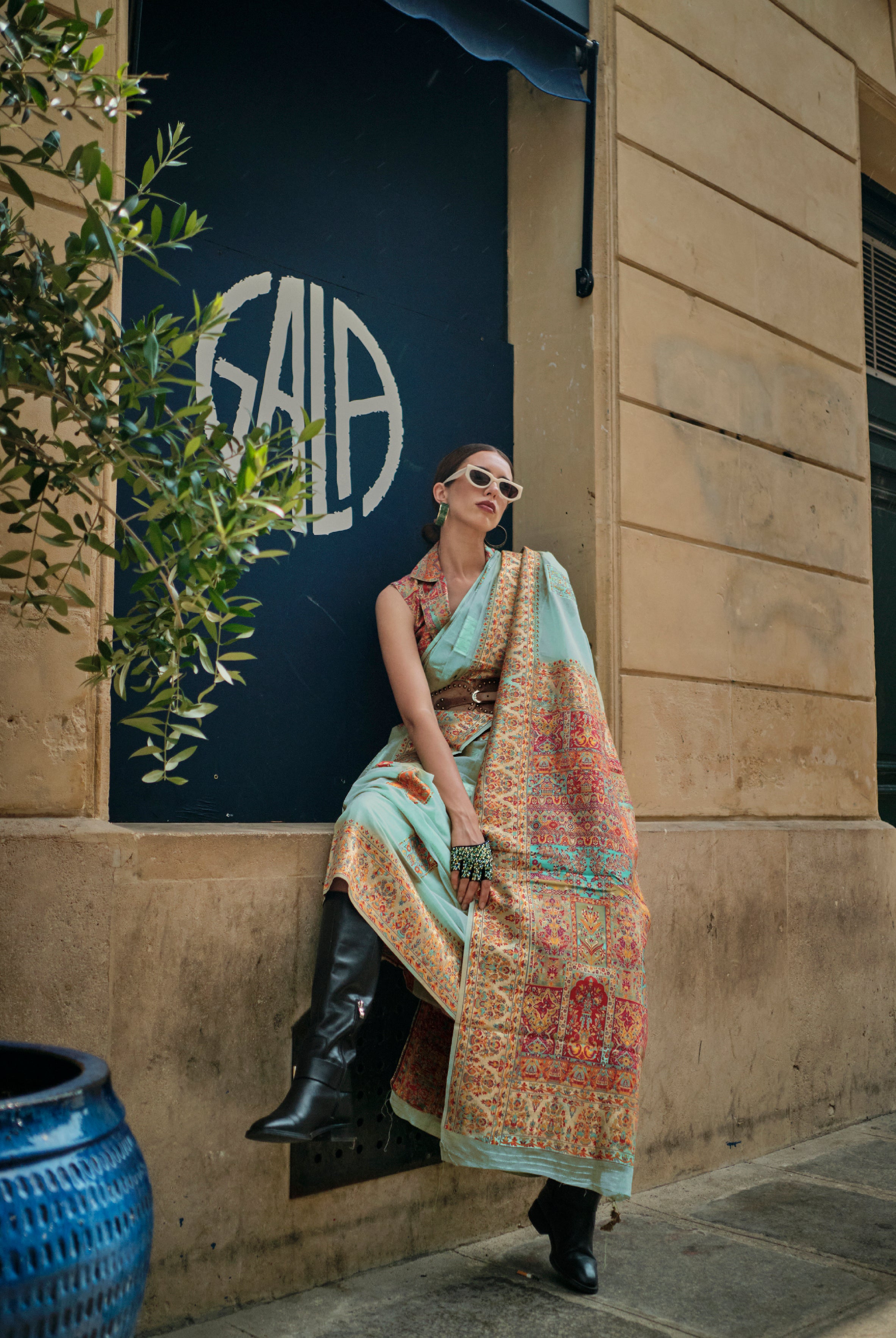 Elegant Mint Green Kashmiri Jamewar Handloom Saree