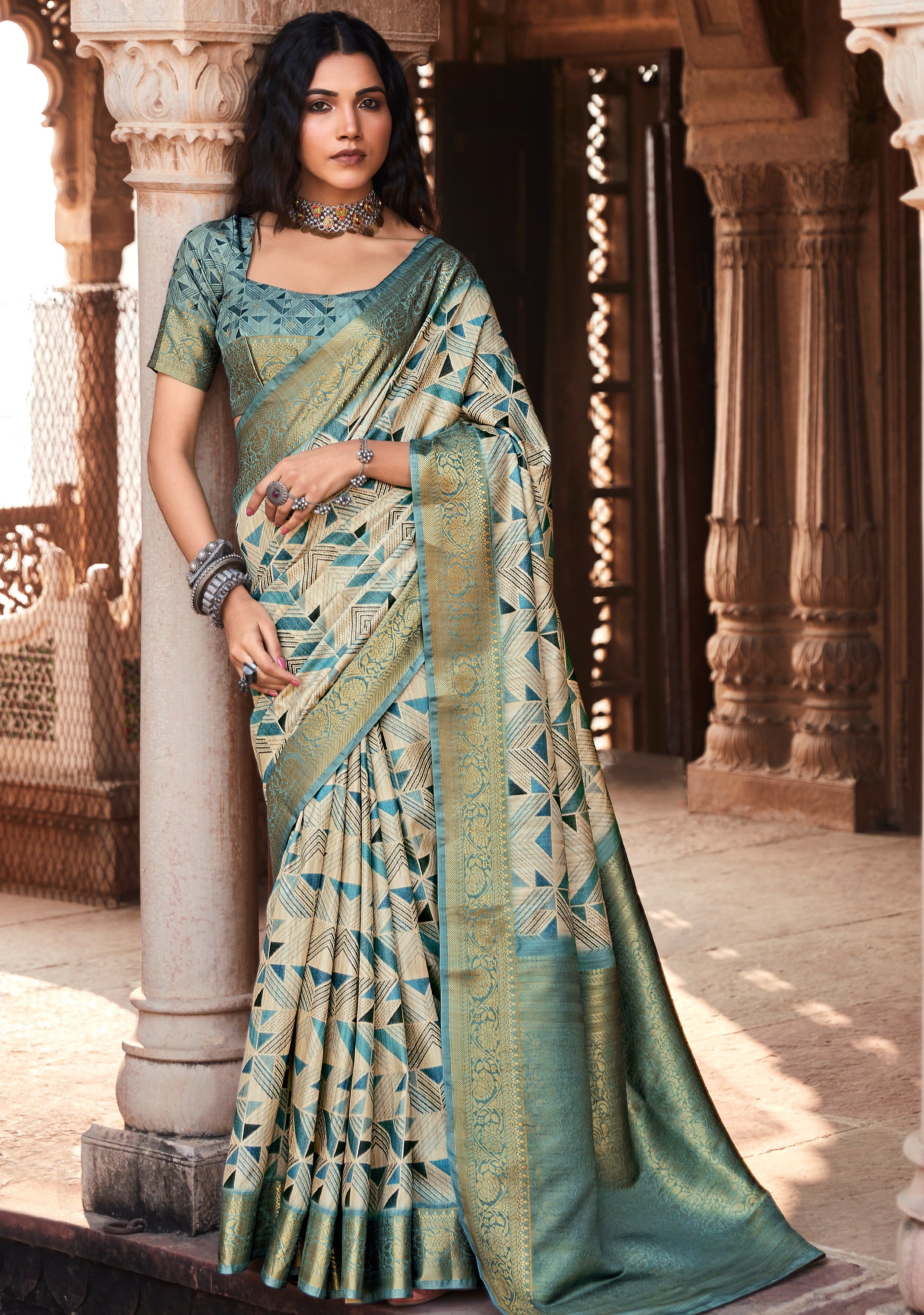 Ultramarine Blue Handloom Banarasi Silk Saree