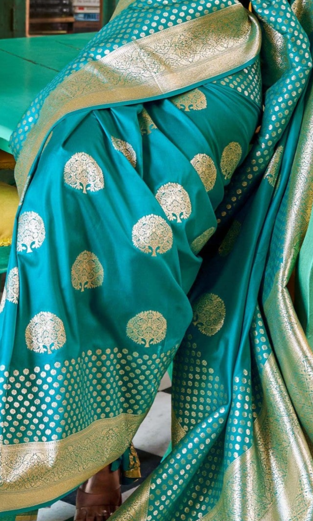 Graceful Light Green Zari Woven Banarasi Silk Saree