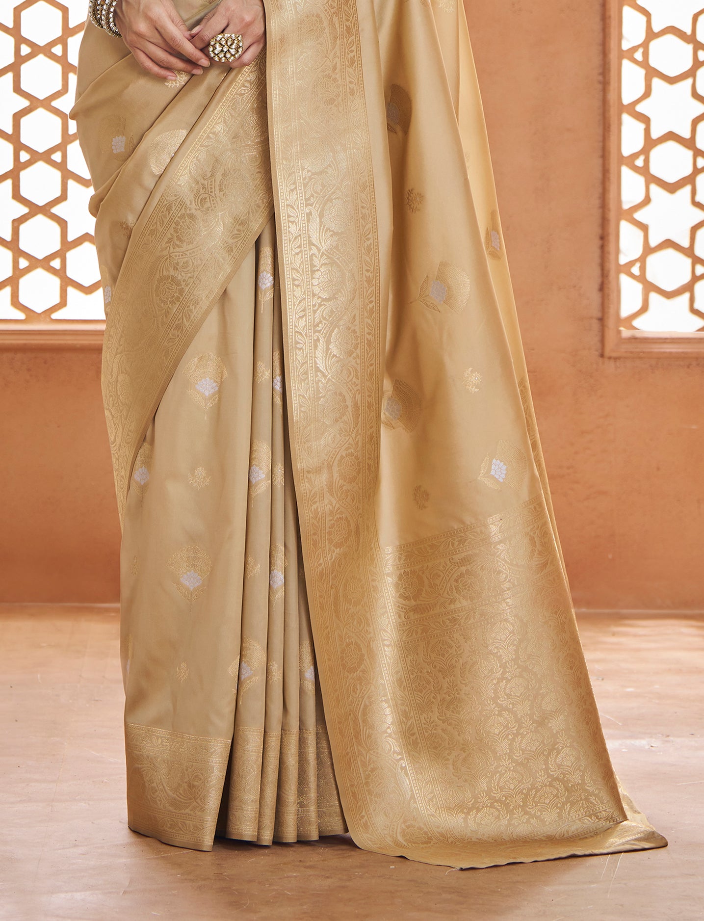 Elegant Golden coloured 100% Pure Soft Banarasi Silk