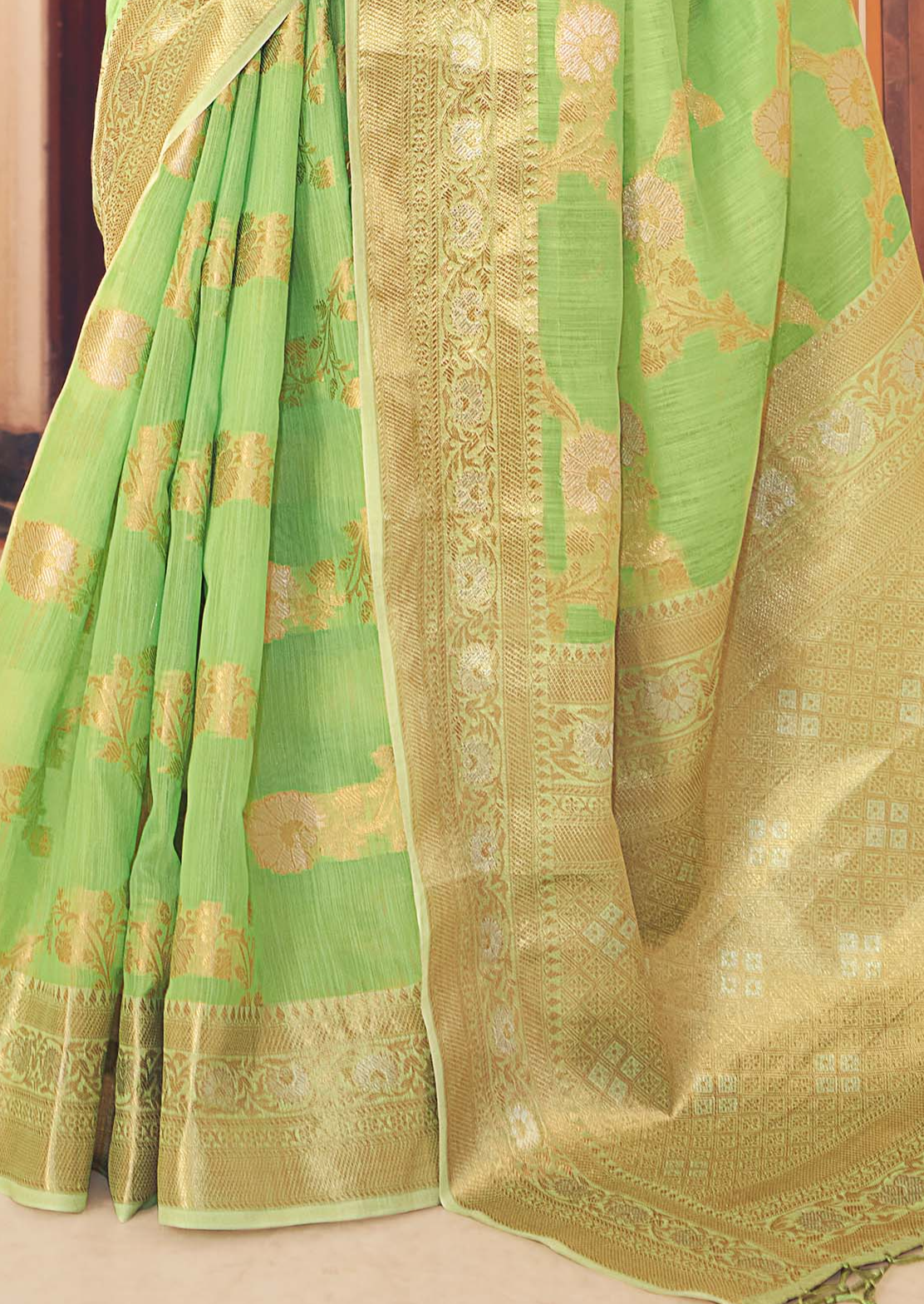 Kiwi Green Elegance Linen Silk Saree