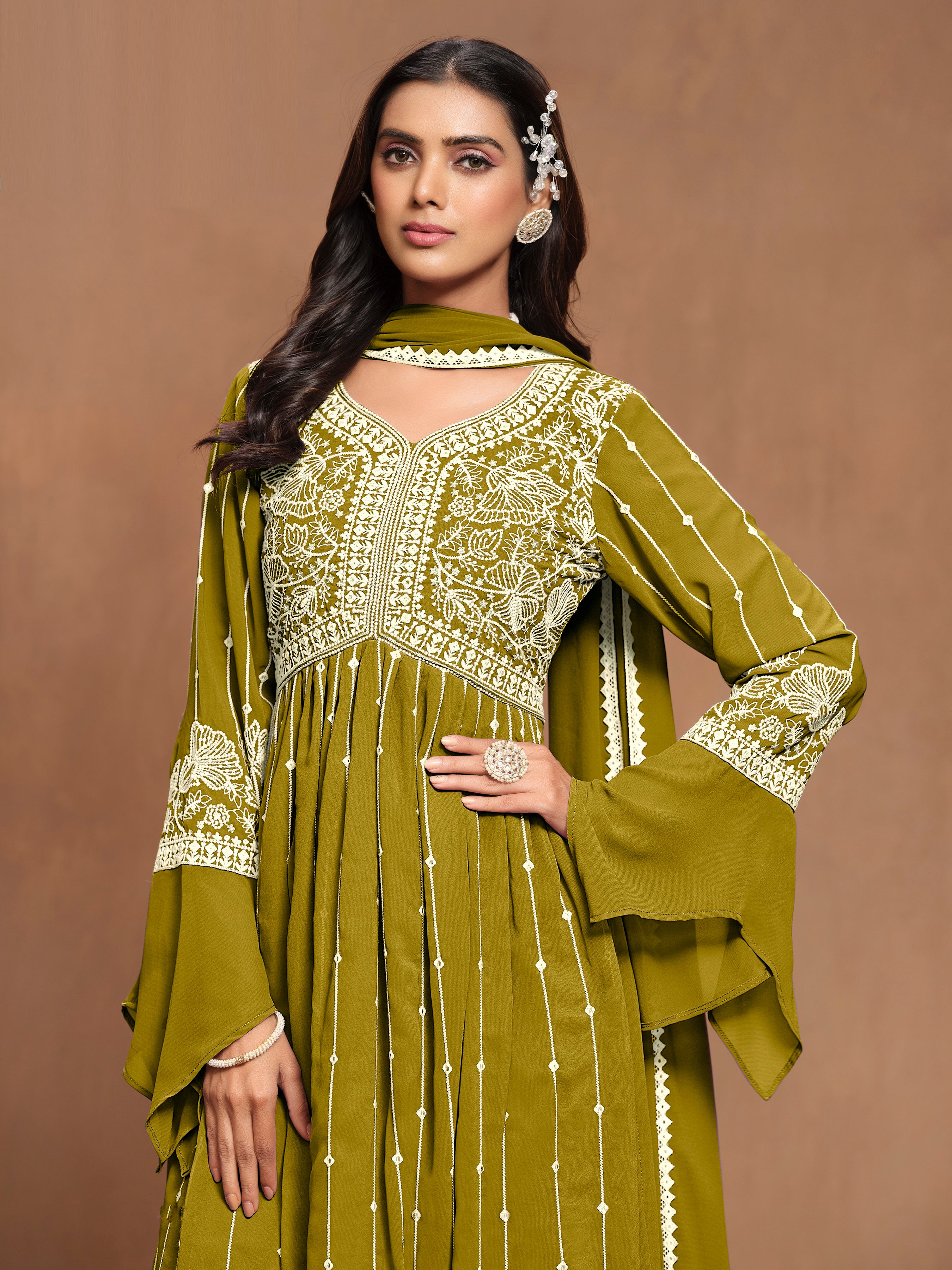 Green Georgette Thread Work Salwar Kameez