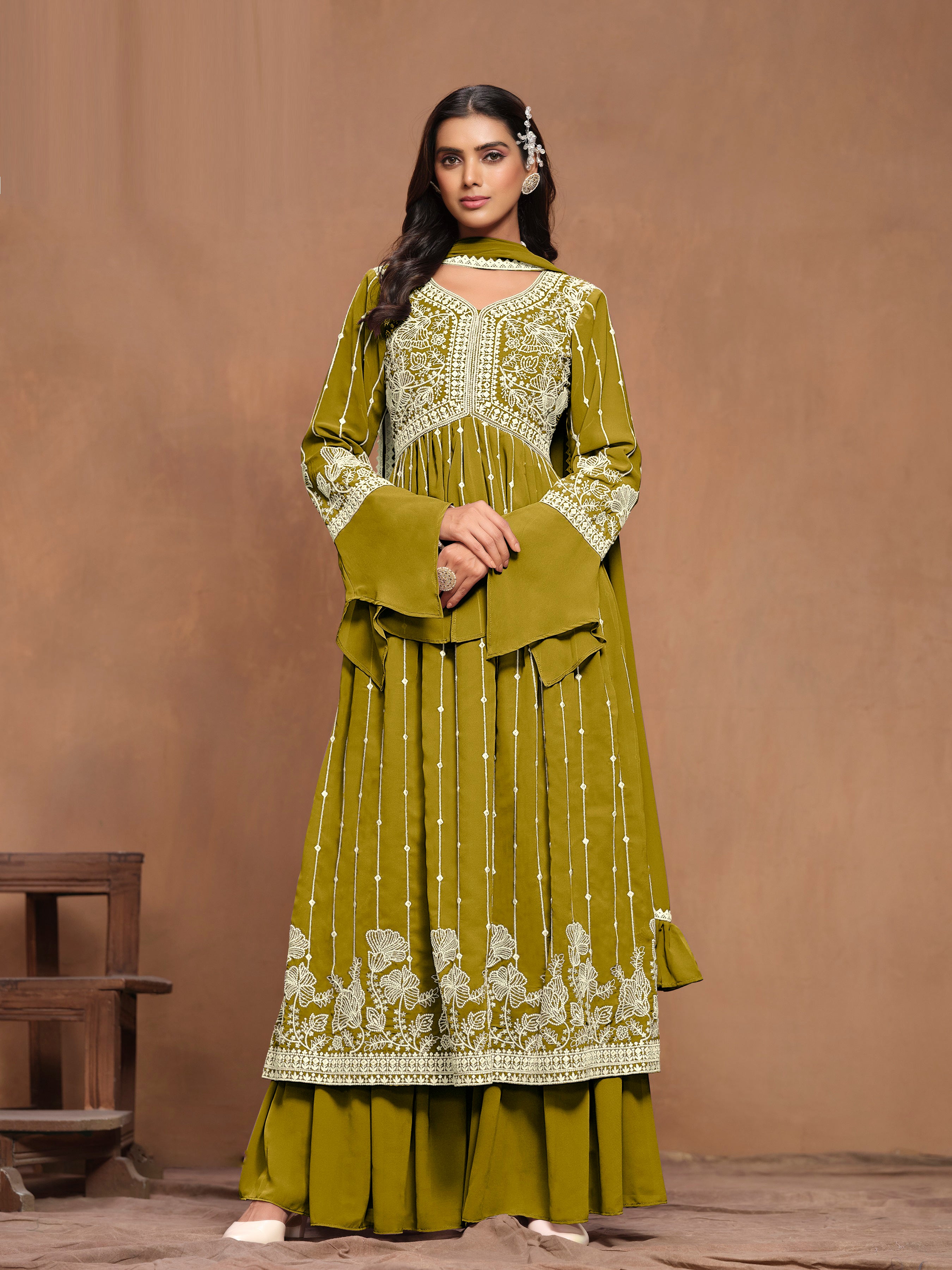 Green Georgette Thread Work Salwar Kameez