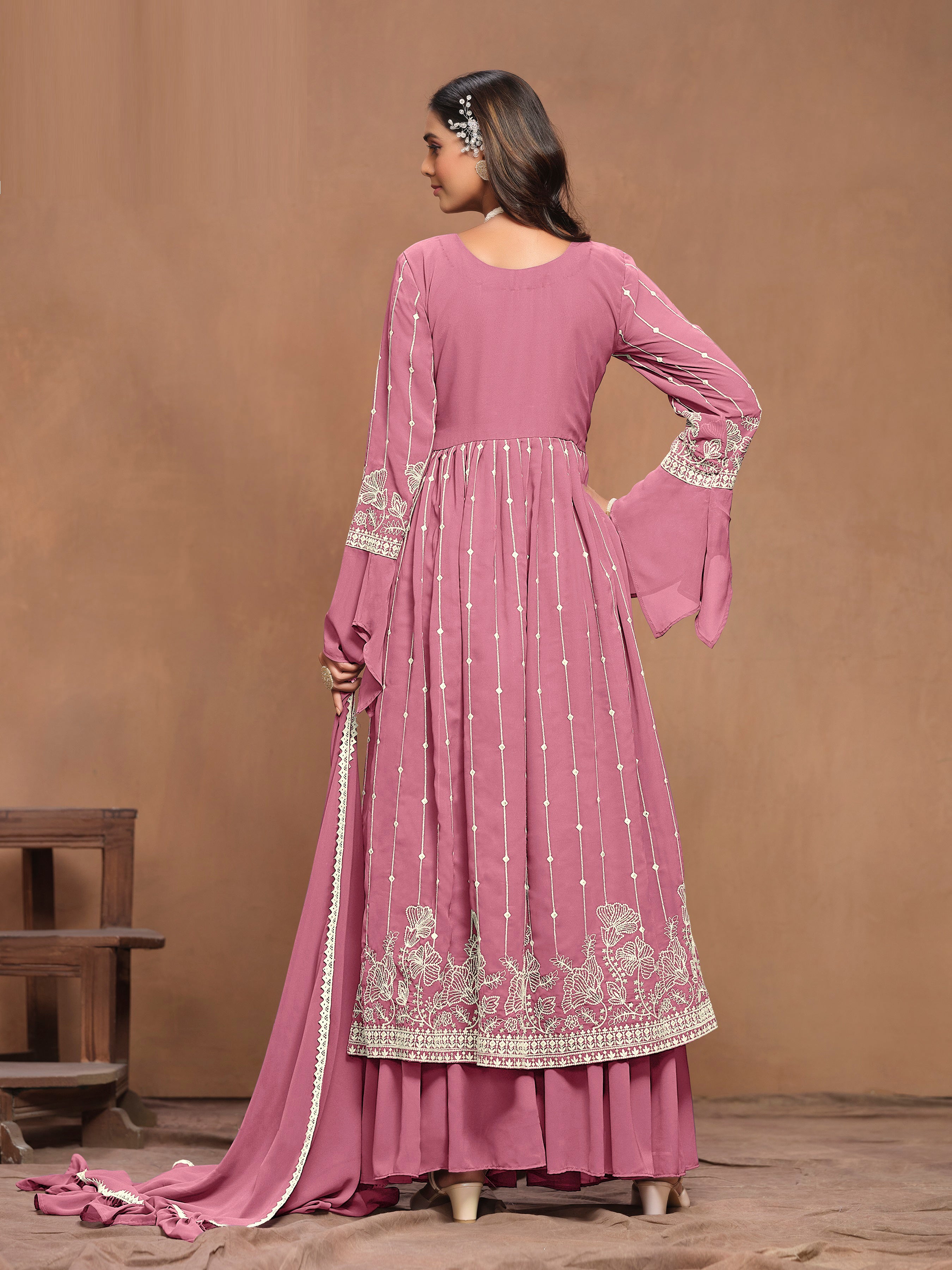 Pink Georgette Thread Work Salwar Kameez