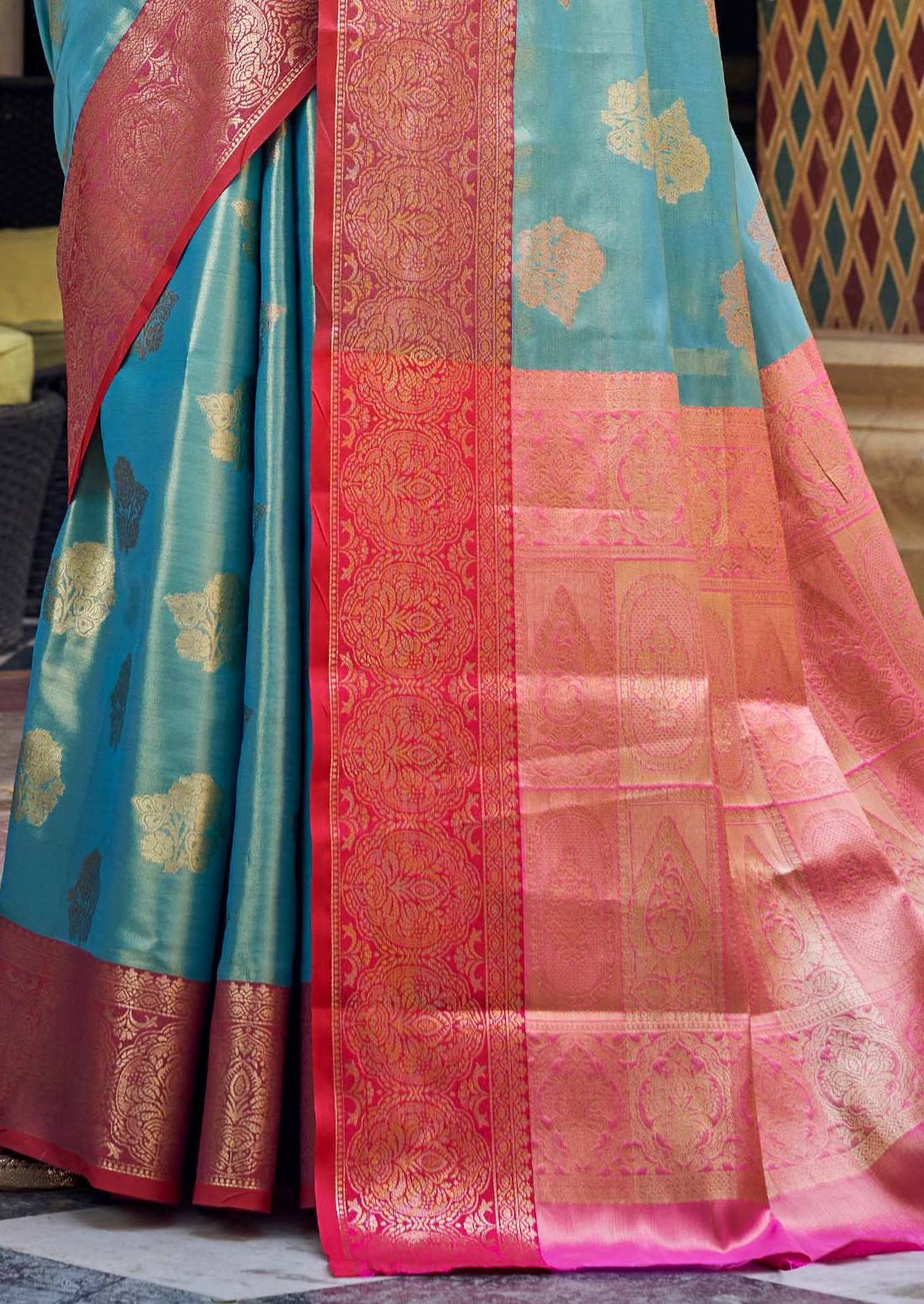 Ethereal Symphony Dual Tone Blue and Pink Banarasi Silk Saree