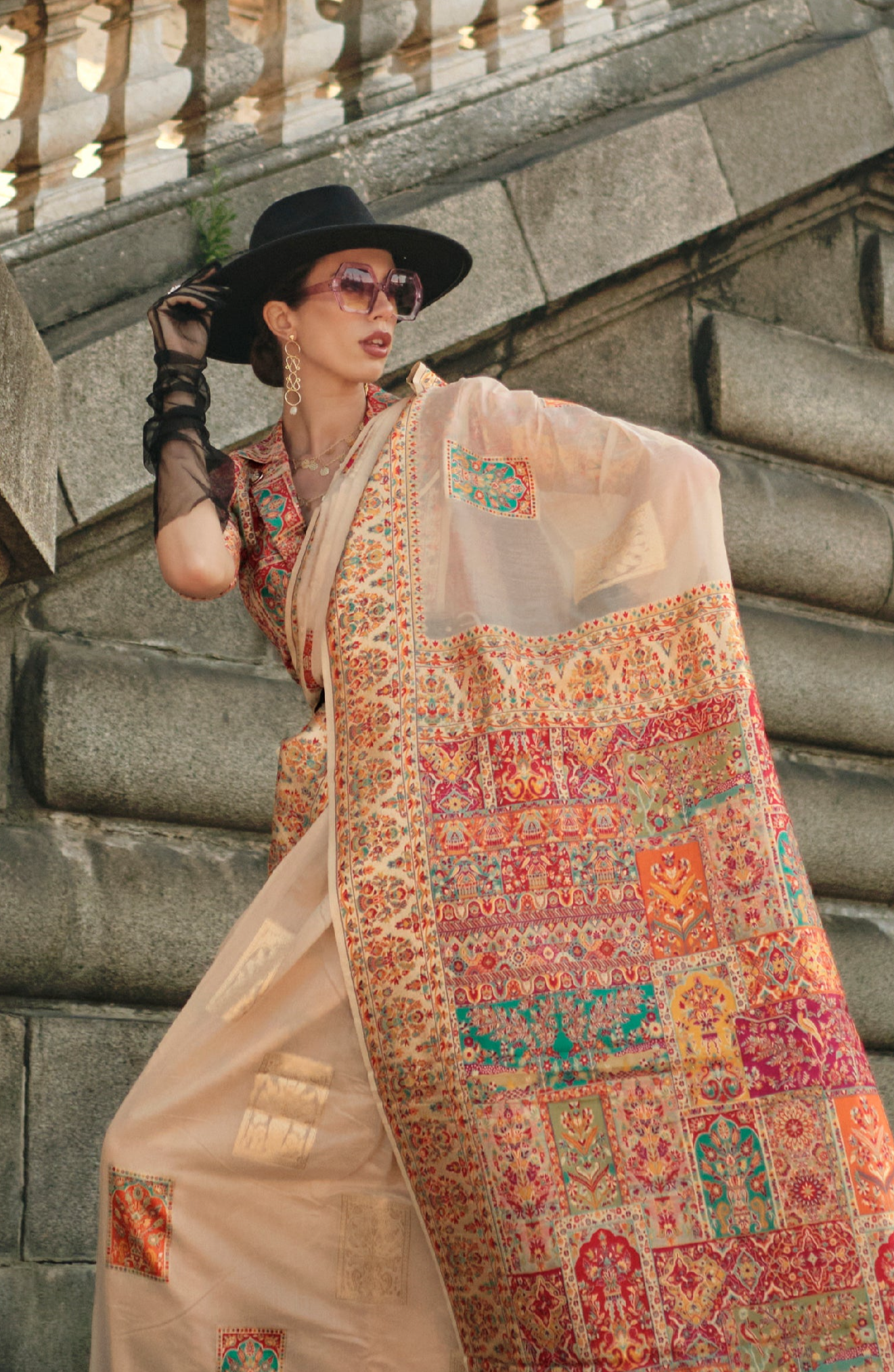 Charming Light Pink Kashmiri Jamewar Handloom Saree