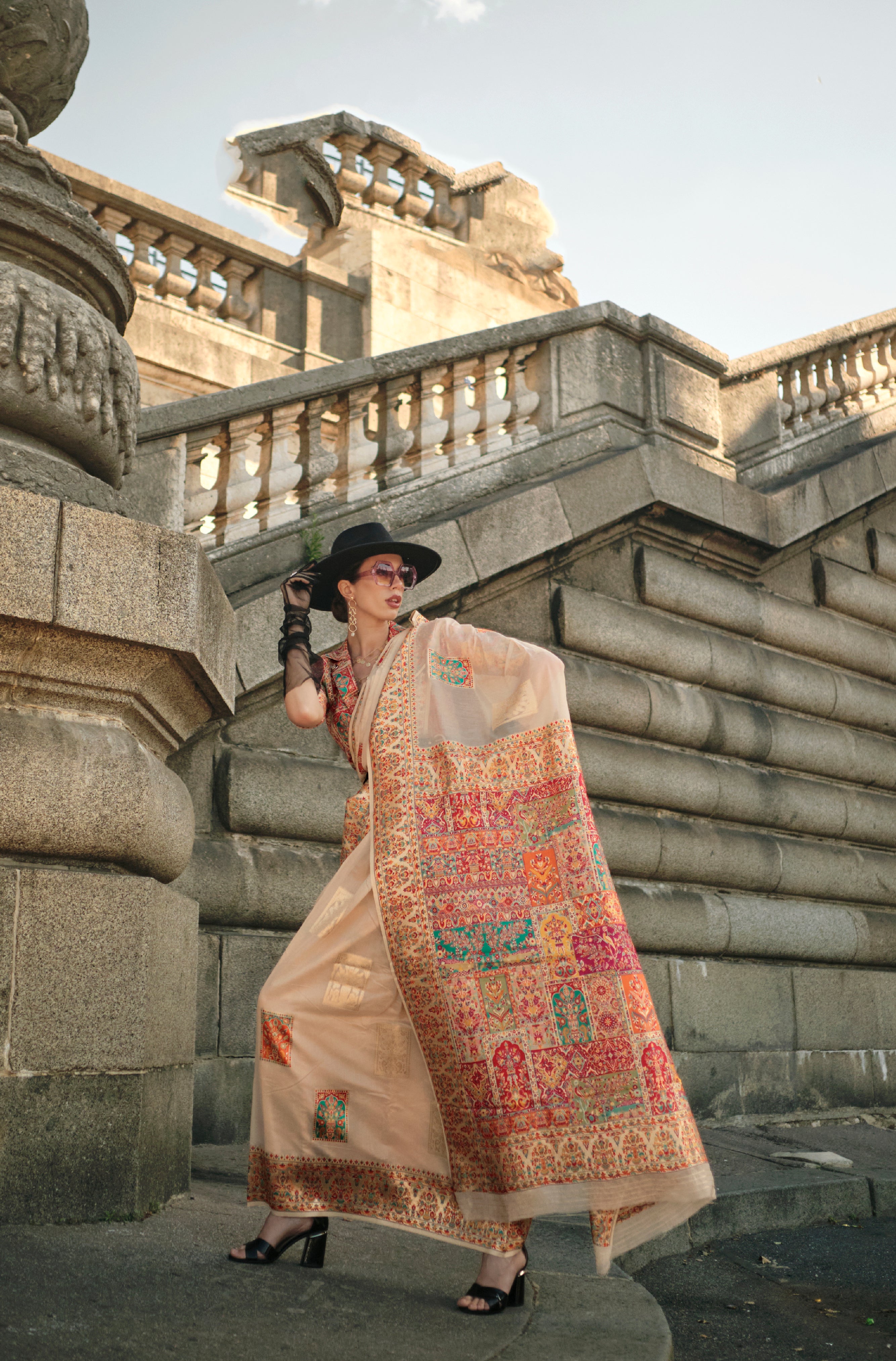 Charming Light Pink Kashmiri Jamewar Handloom Saree