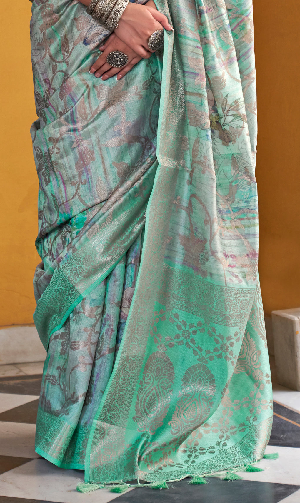 Tale Green Soft Cotton Silk With Floral Digital Print Saree