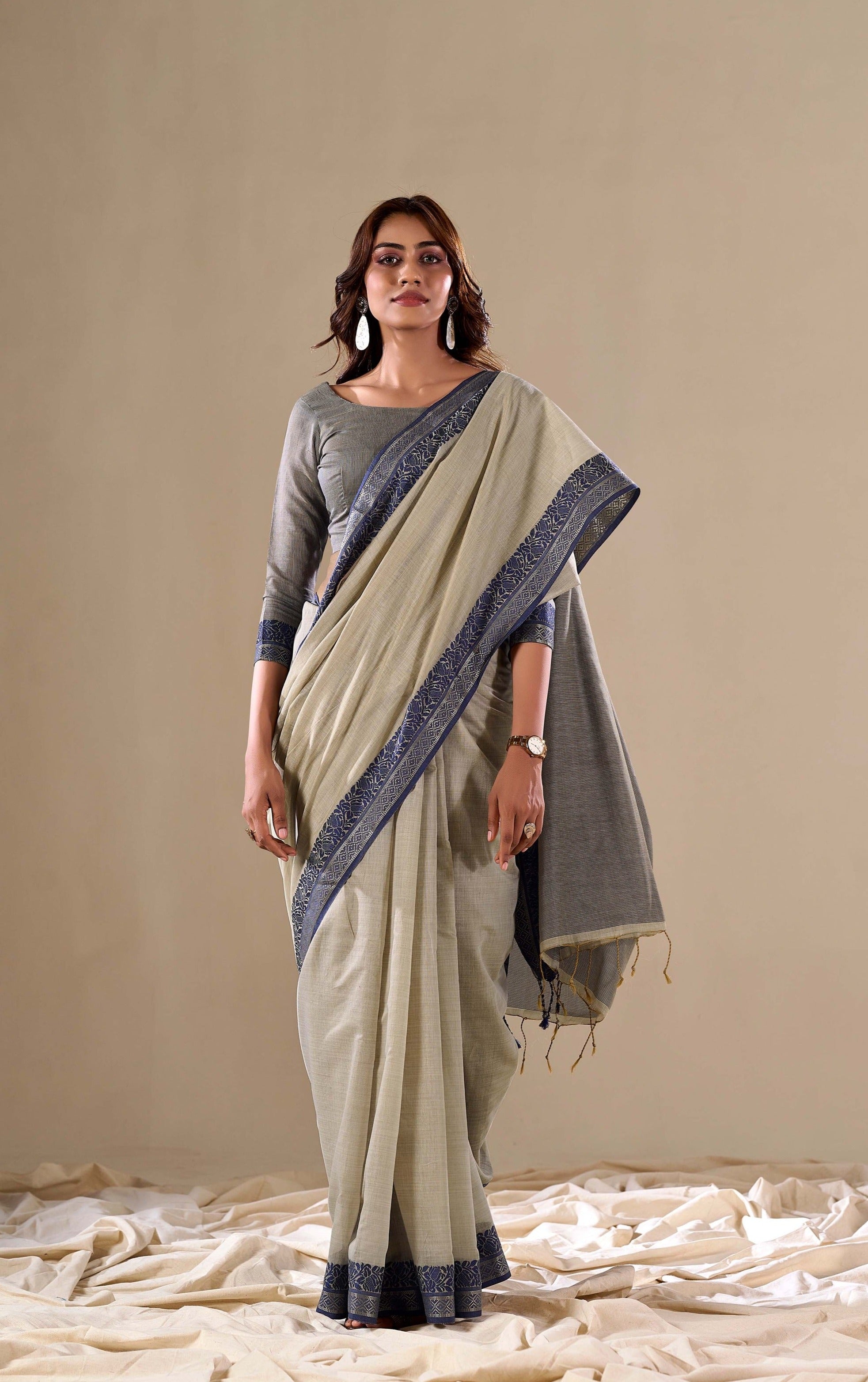 Elegant Fog Mist Handloom Cotton Saree