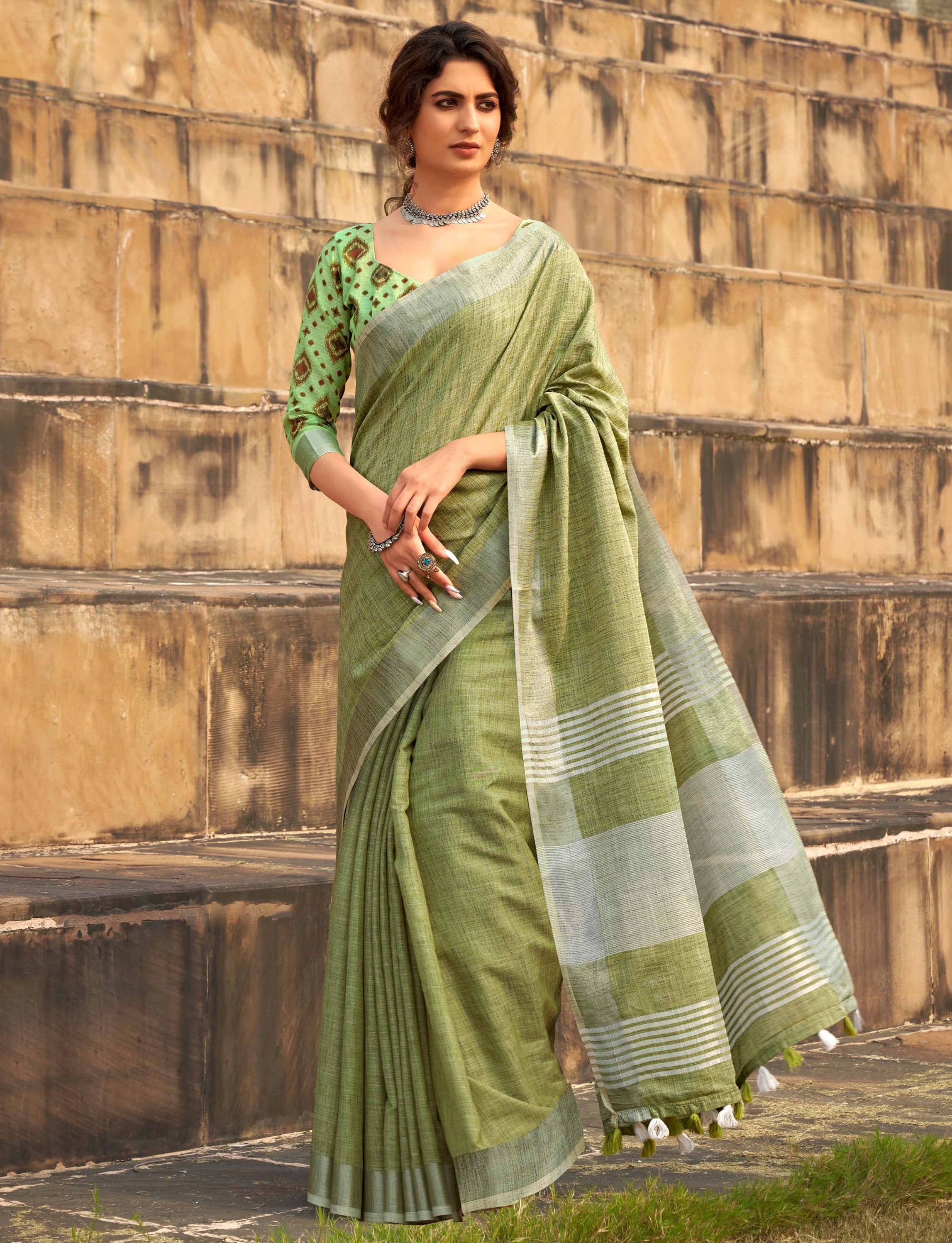 Refreshing Pistachio Green Soft Linen Silk Saree