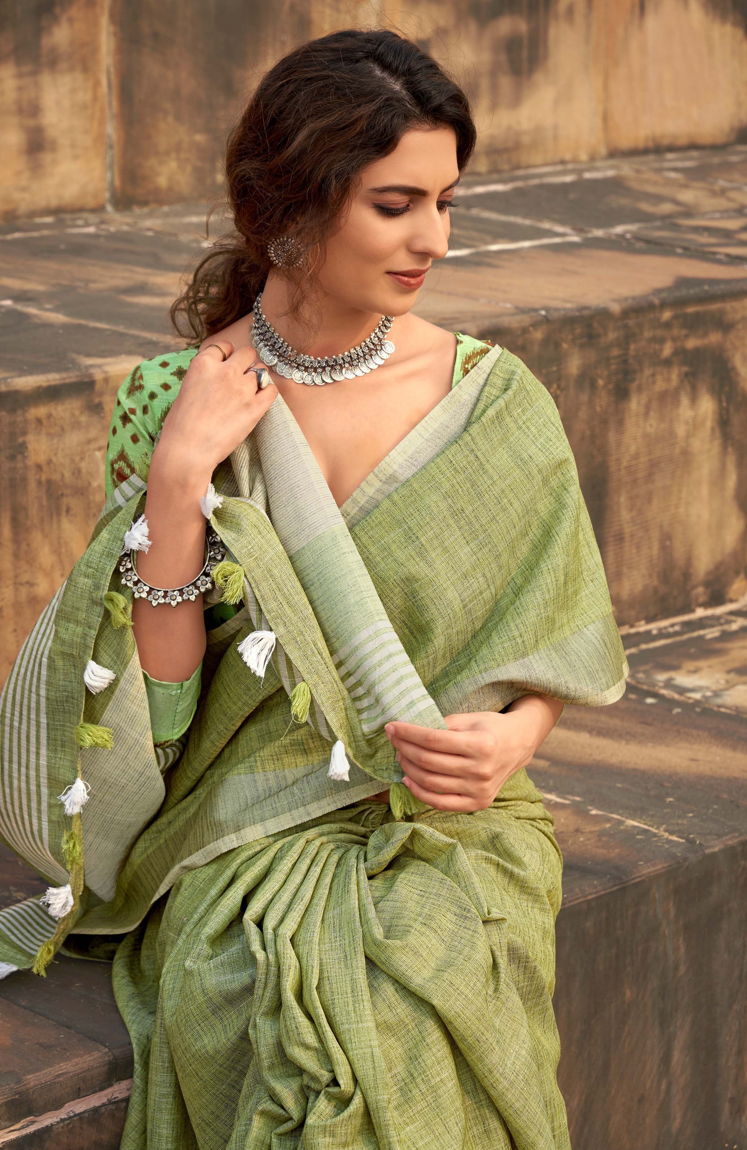 Refreshing Pistachio Green Soft Linen Silk Saree