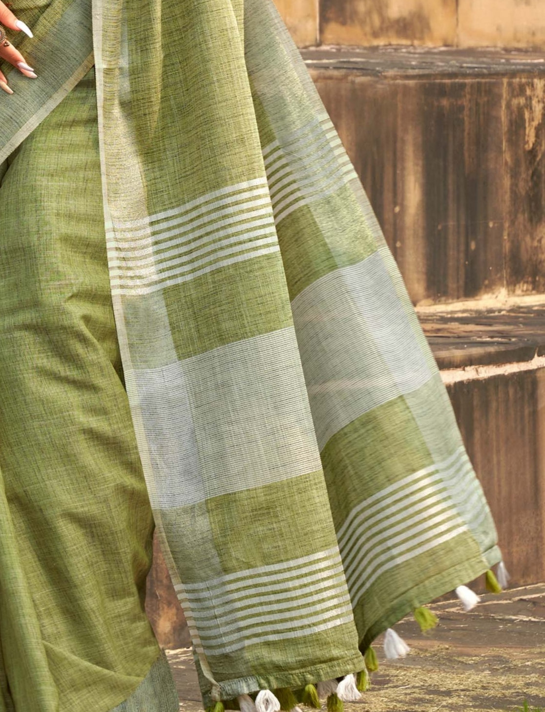 Refreshing Pistachio Green Soft Linen Silk Saree