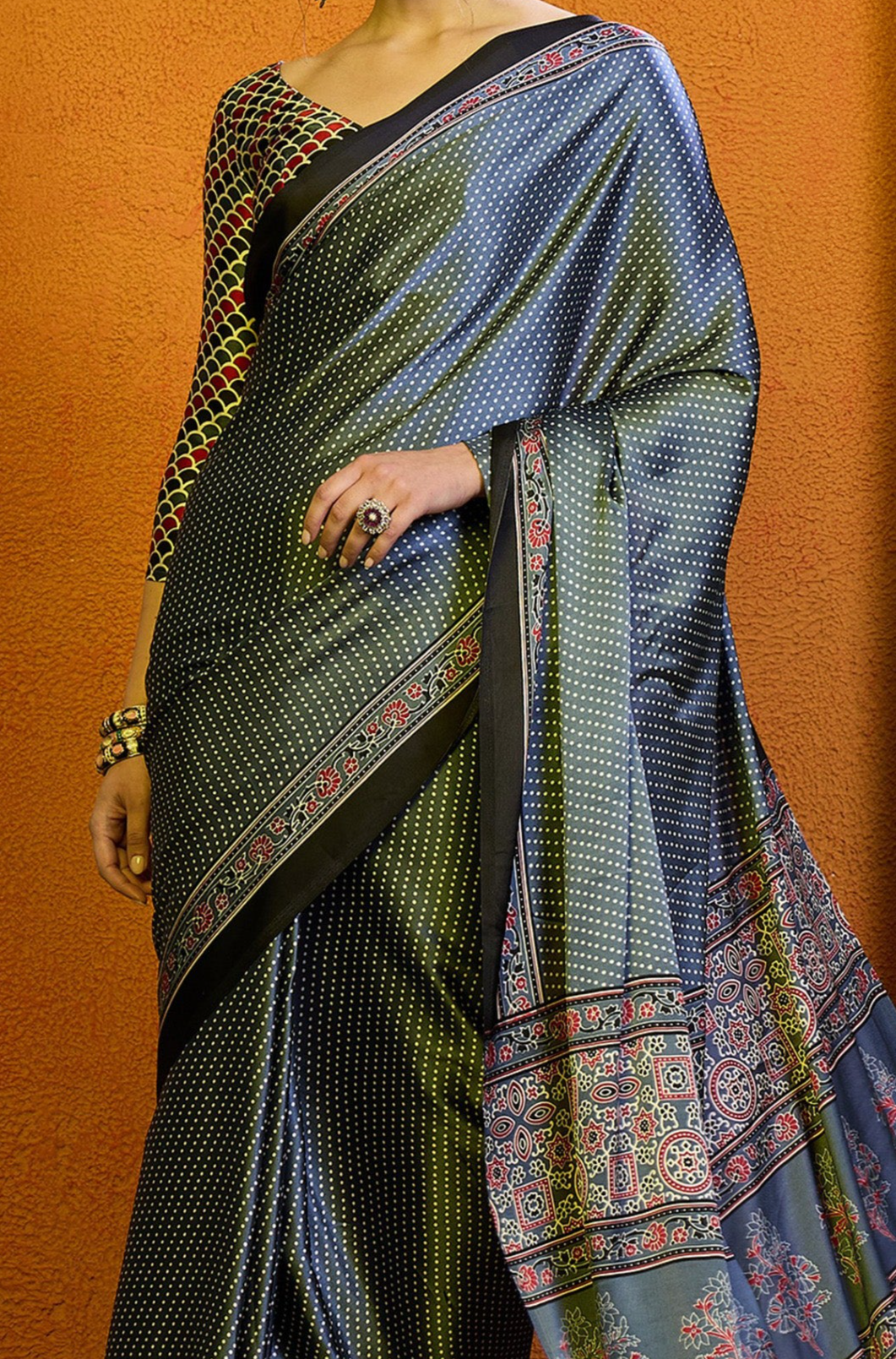 Exquisite Dark Green Kadali Saree