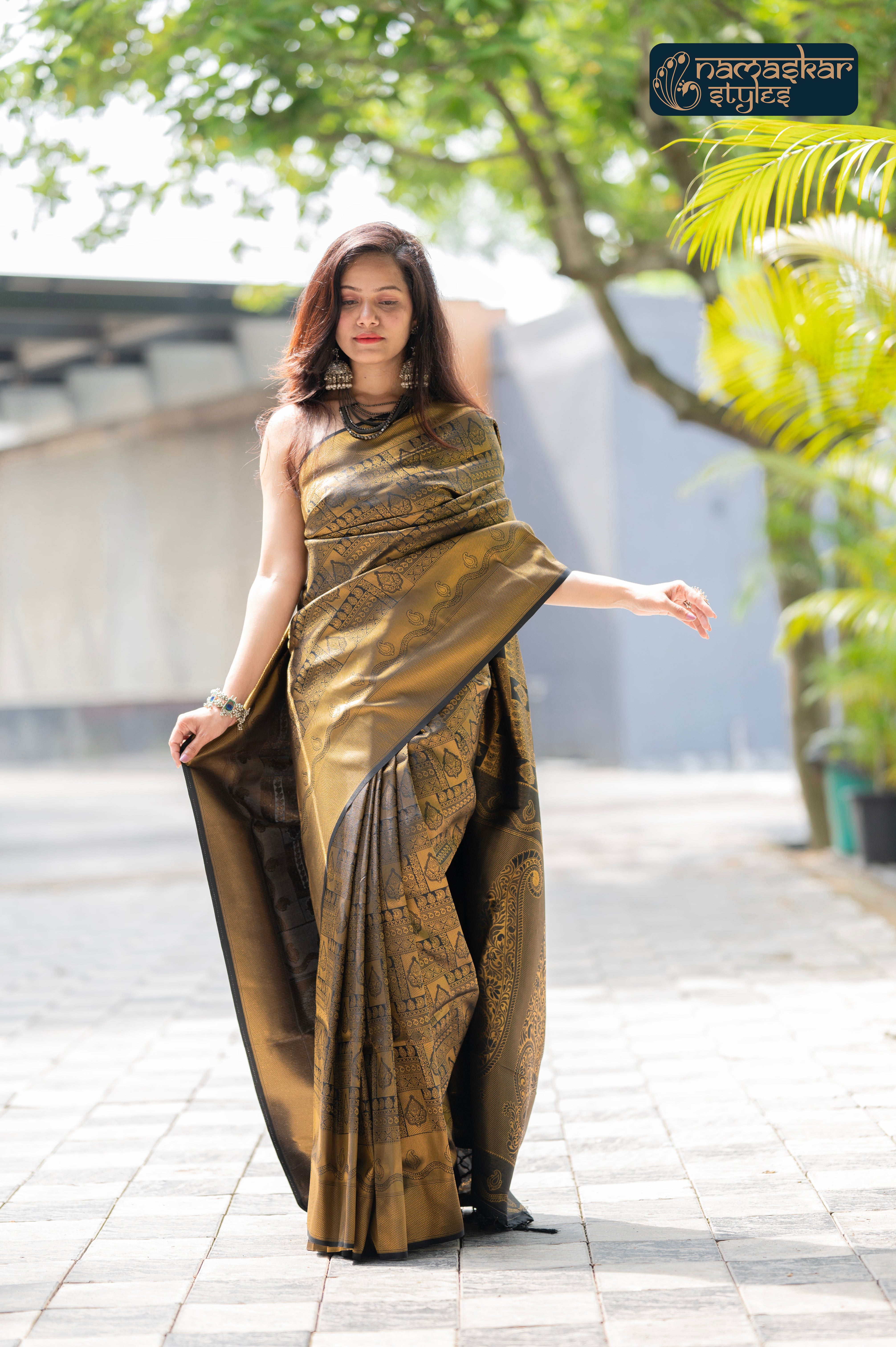 Graceful Greyish Golden Zari Woven Kanjivaram Silk Saree