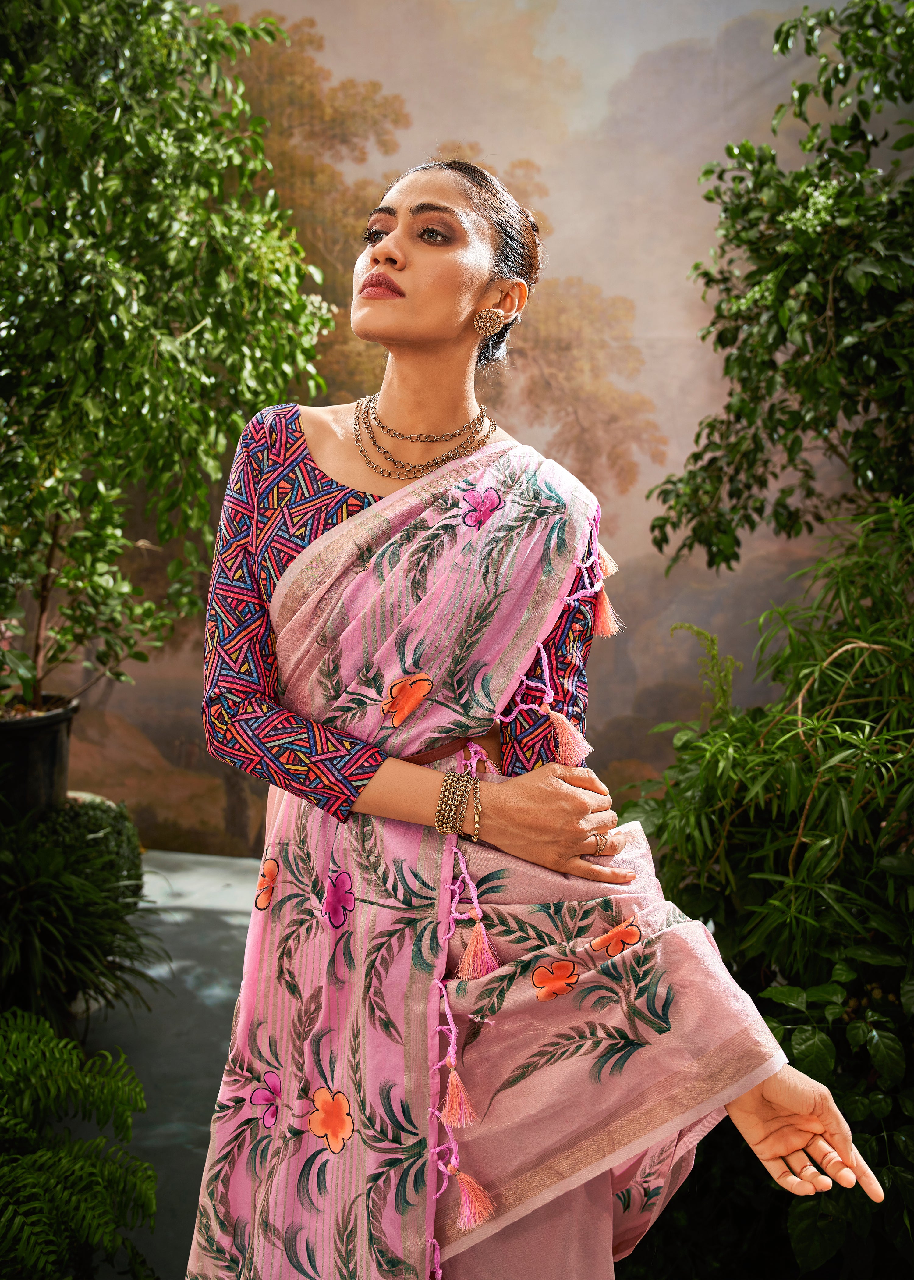 Coral Pink Coloured Soft Linen Tissue Saree – Timeless Luxury & Grace